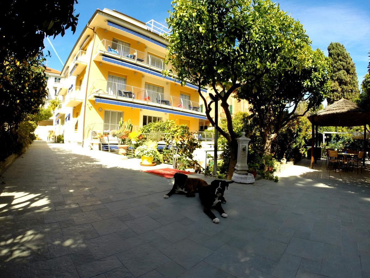 Hotel Villa Delibera Варацце Экстерьер фото