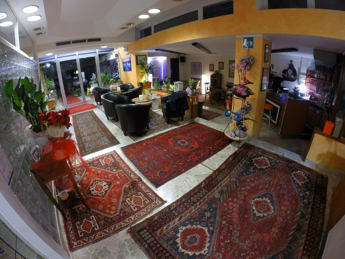 Hotel Villa Delibera Варацце Экстерьер фото