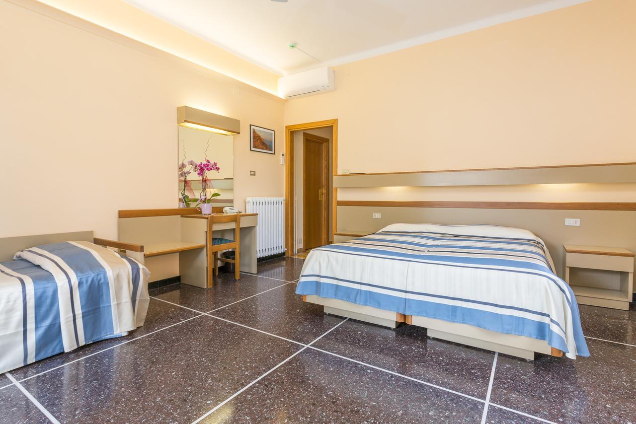 Hotel Villa Delibera Варацце Экстерьер фото