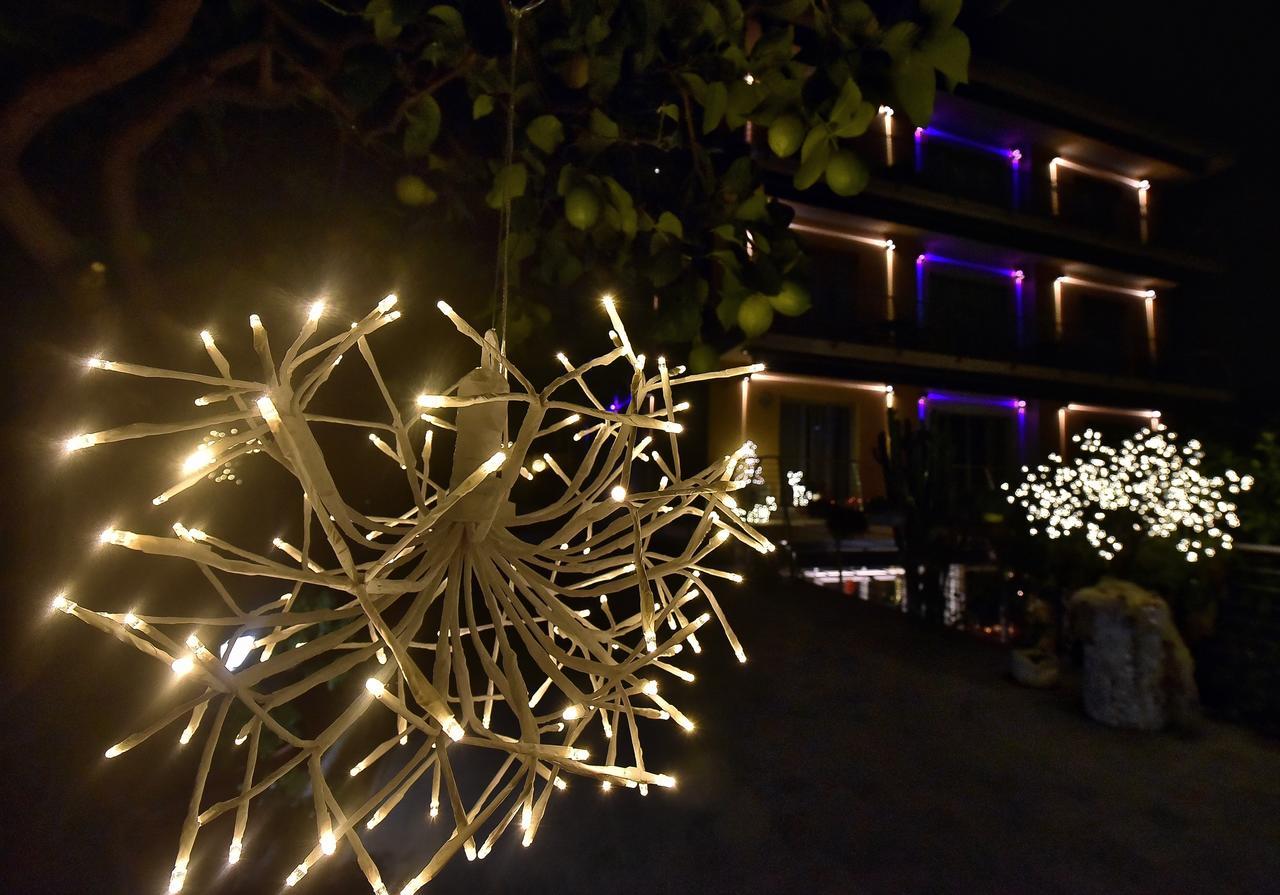 Hotel Villa Delibera Варацце Экстерьер фото