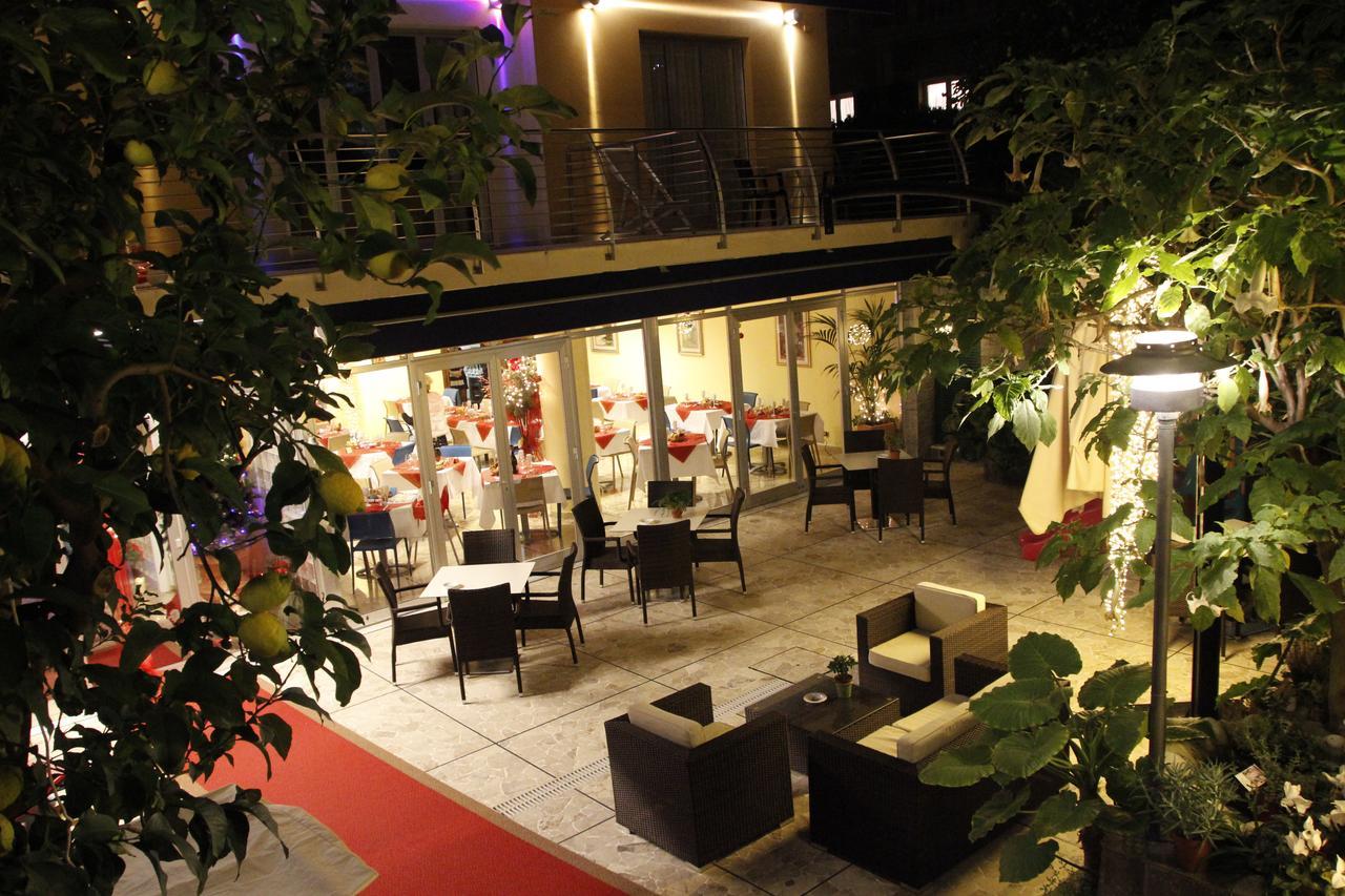 Hotel Villa Delibera Варацце Экстерьер фото